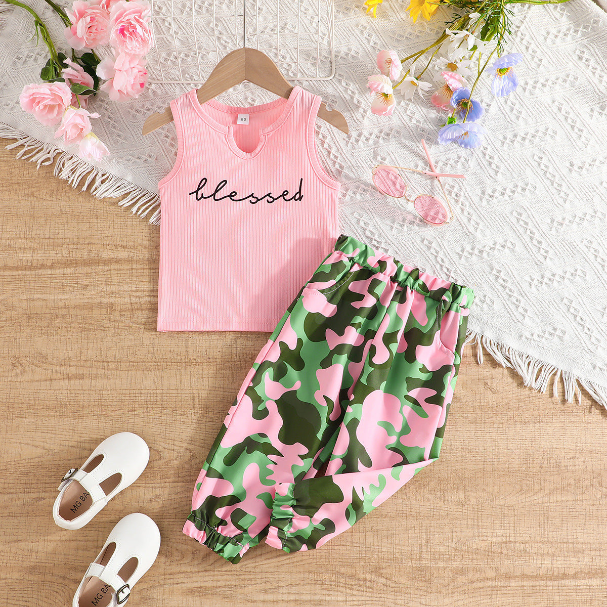 Girls' Letter Print Solid Color Sleeveless Top Camouflage Trousers 2pc Set
