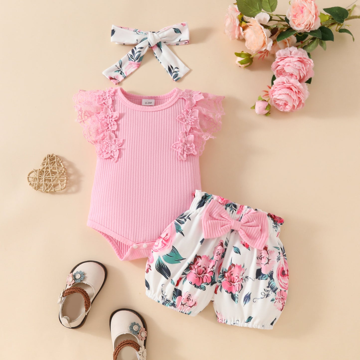 Children's Sleeveless Sunken Stripe Top Flower Shorts Suit