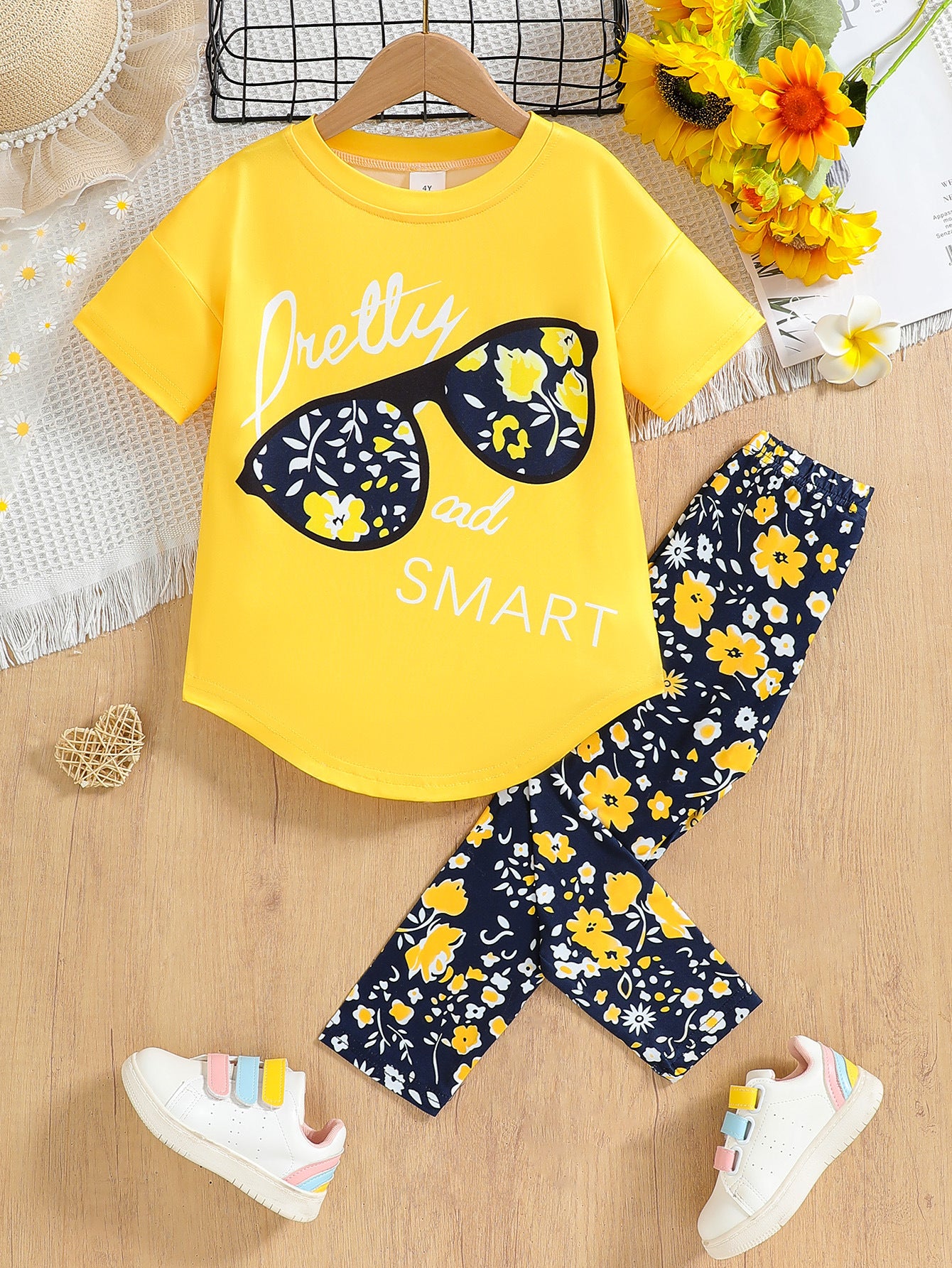 Girls Heat Transfer Patch Short Sleeve Round Neck Top Casual Pants Suit